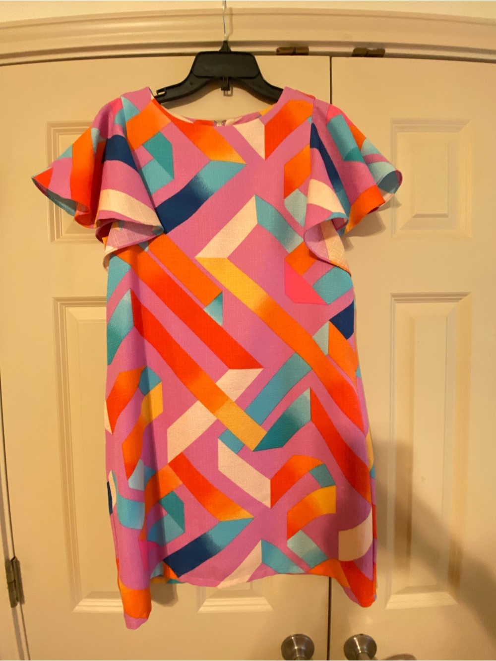 Bright Geometric Pink Flutter-Sleeve Shift Dress